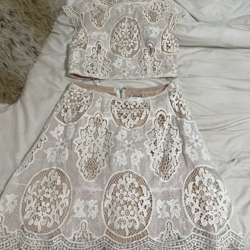 White lace top/skirt set. Small Minuet. Used